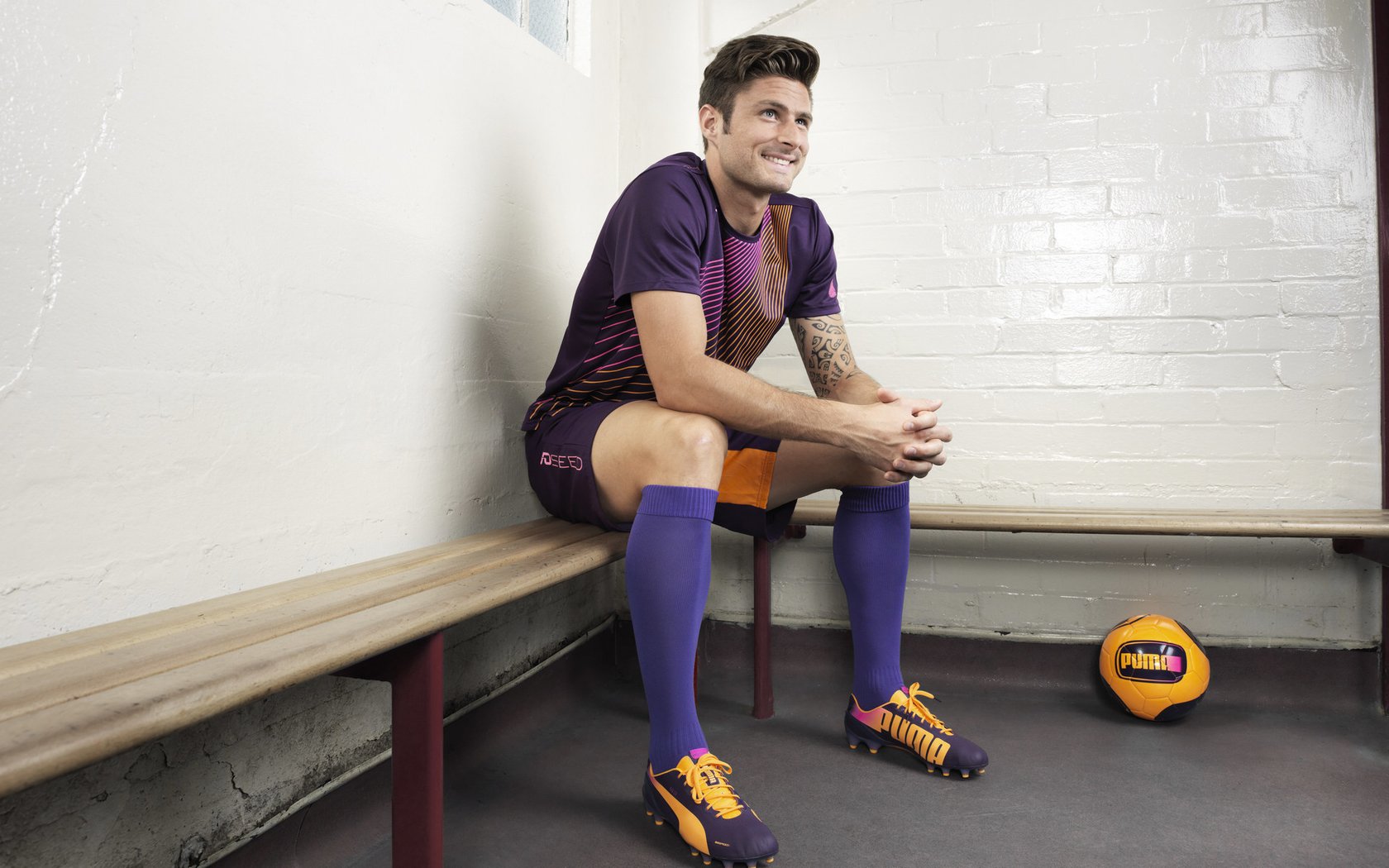 “逆境中的王者：车手在极端天气下的硬仗”